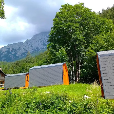 & Glamping Grintovec Luxury tent Preddvor