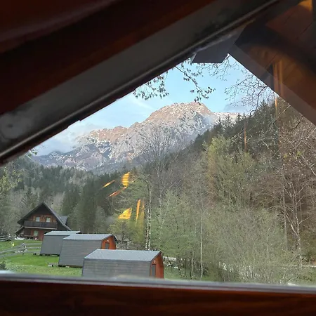 & Glamping Grintovec Luxury tent *