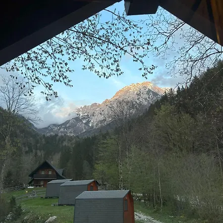 & Glamping Grintovec Luxury tent