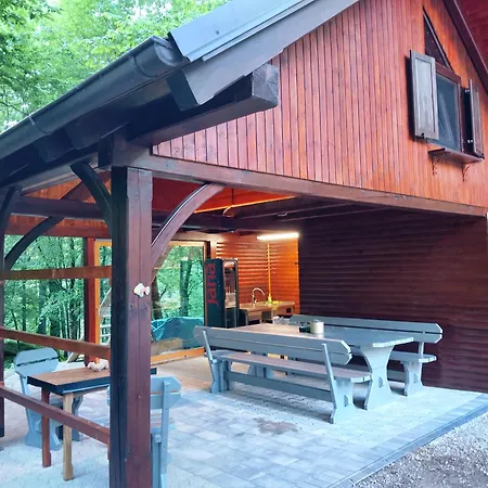 & Glamping Grintovec * 普雷德沃尔